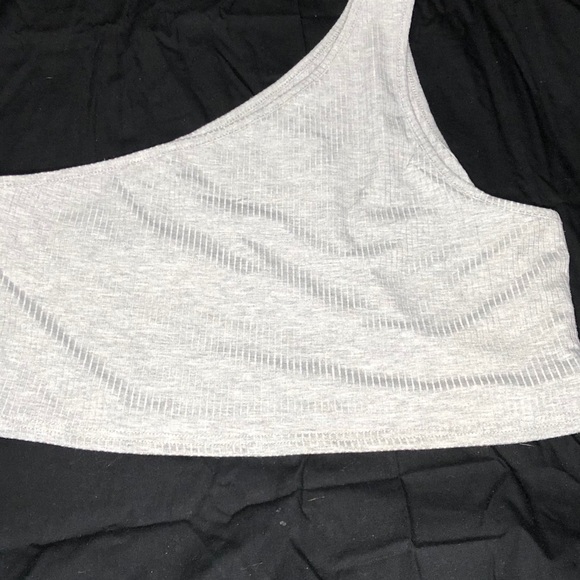 one shoulder shirt - Picture 4 of 4